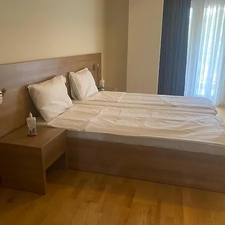 Golden Luxury Apartment *